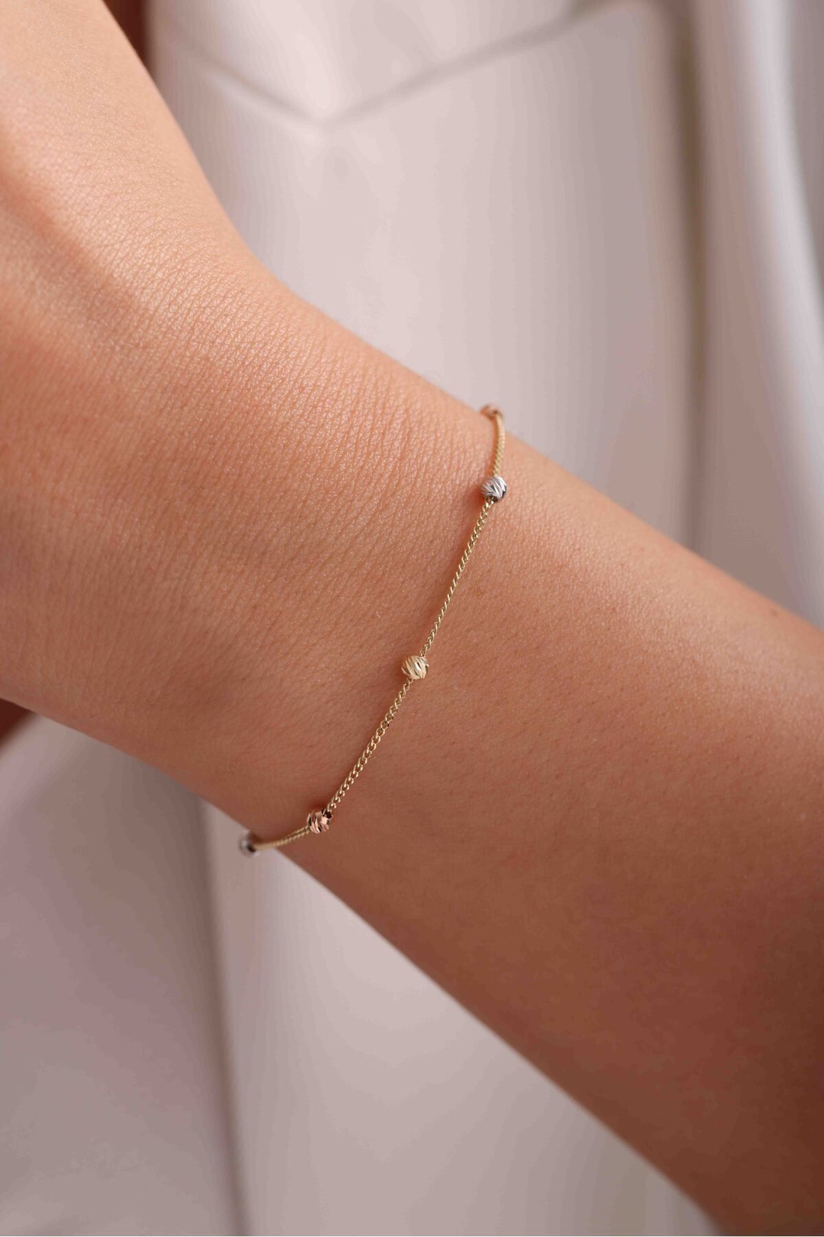 14 Ayar Altın Zarif Gurmet Zincirli 3 Renk Dorika Bileklik