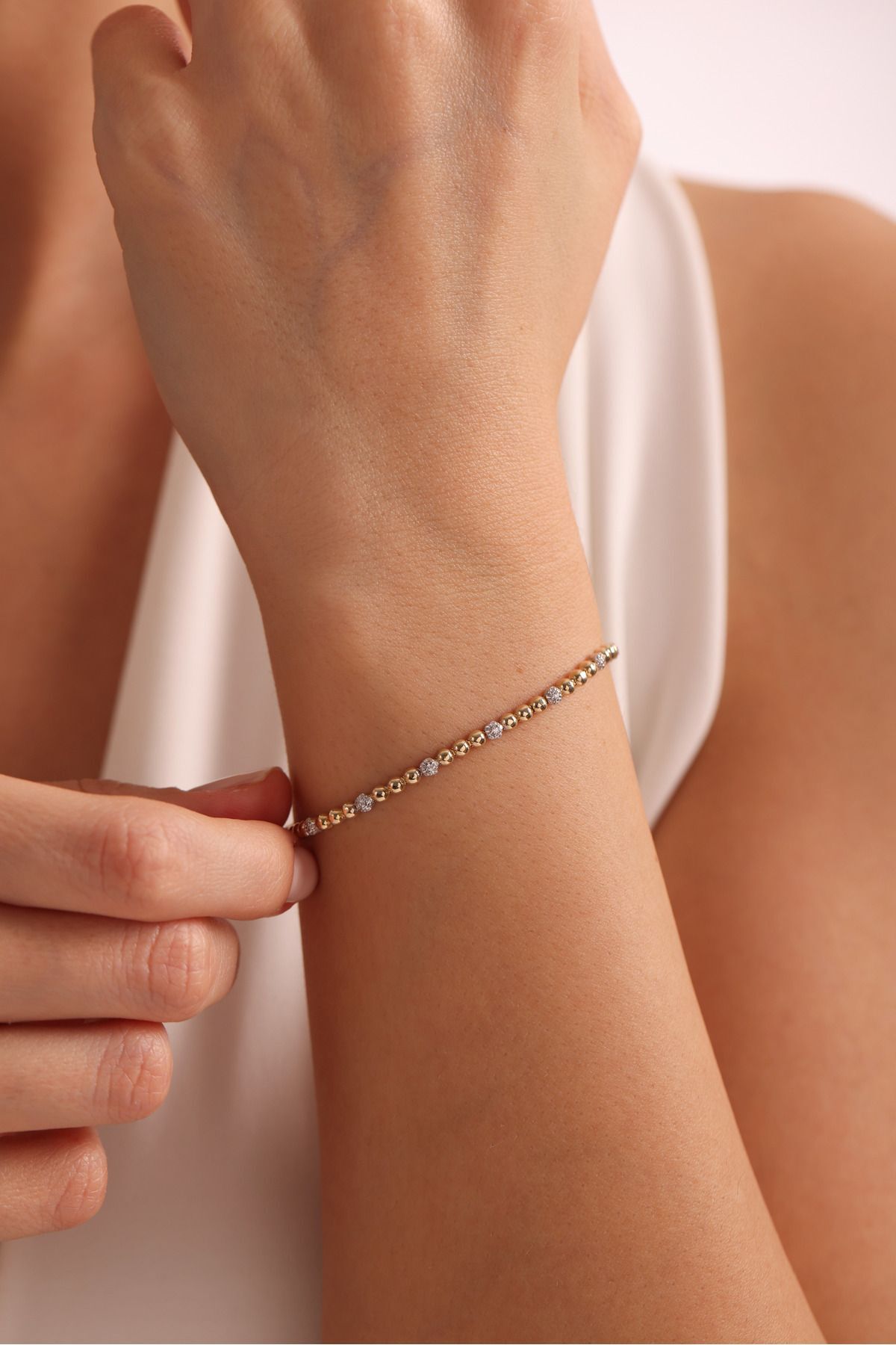 14 Ayar Altın Top Top Bead Taşlı Zarif Bileklik