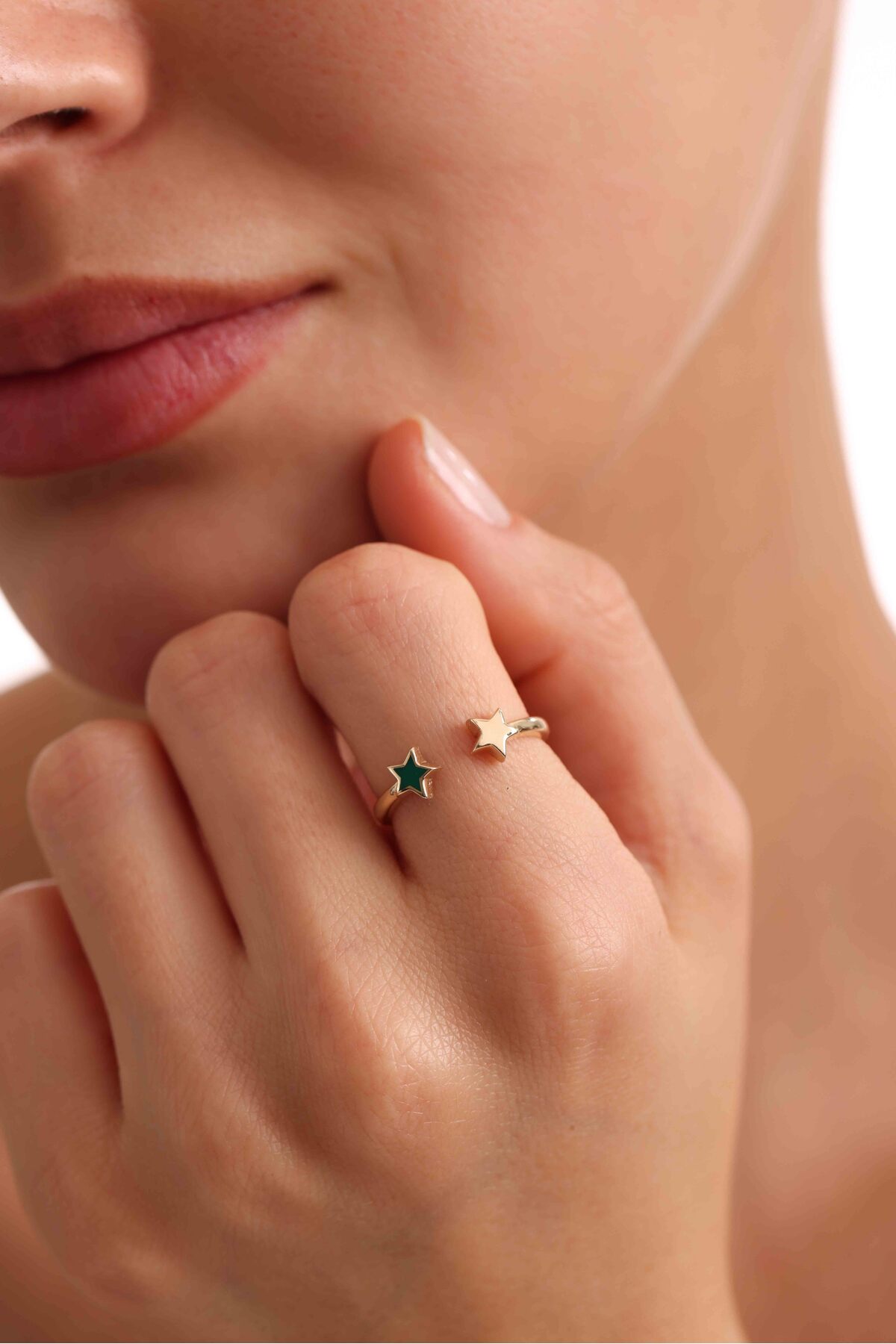 14 Ayar Altın Yeşil Mineli Yıldız Model Star Yüzük