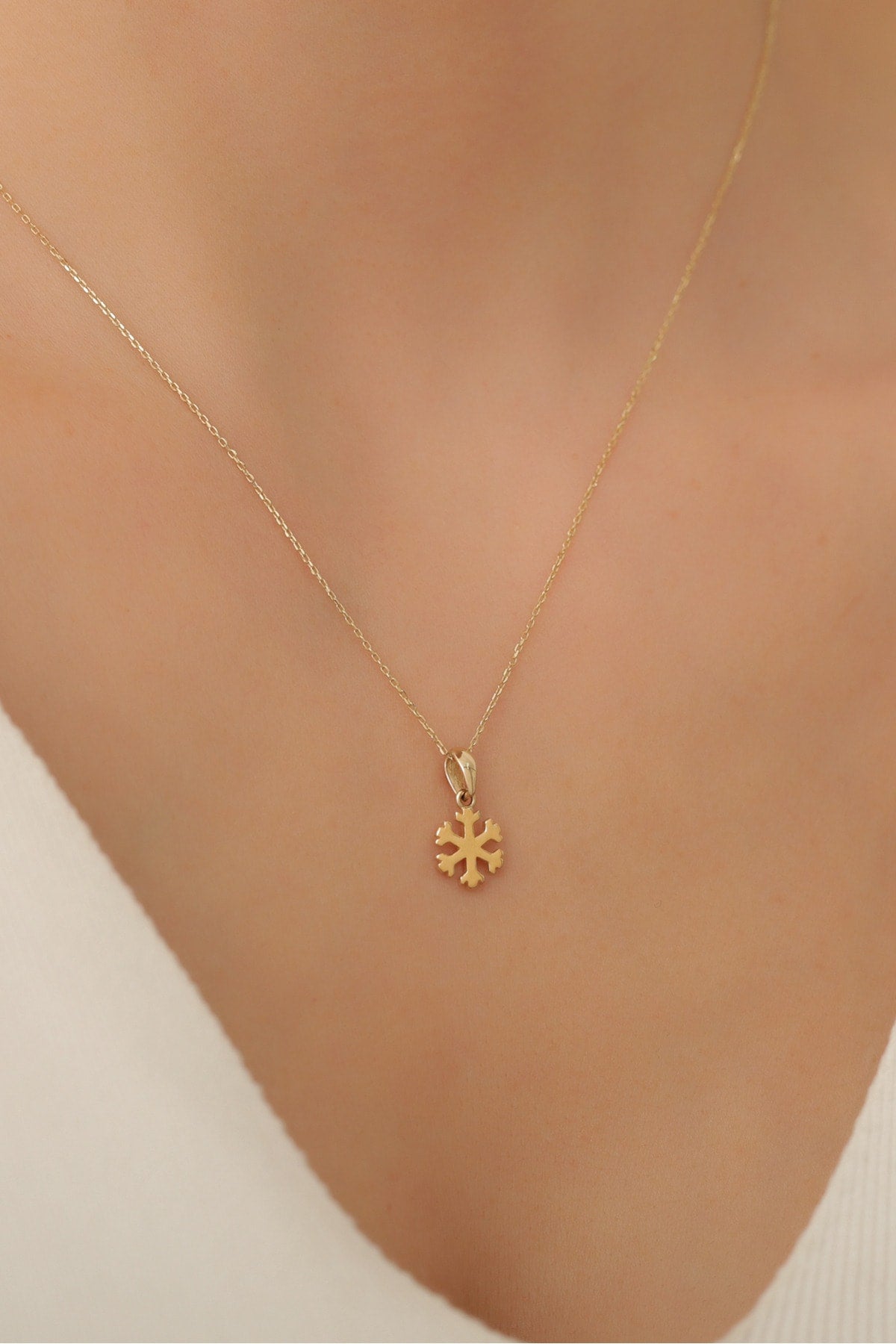 14 Ayar Kar Tanesi Kolye Ucu