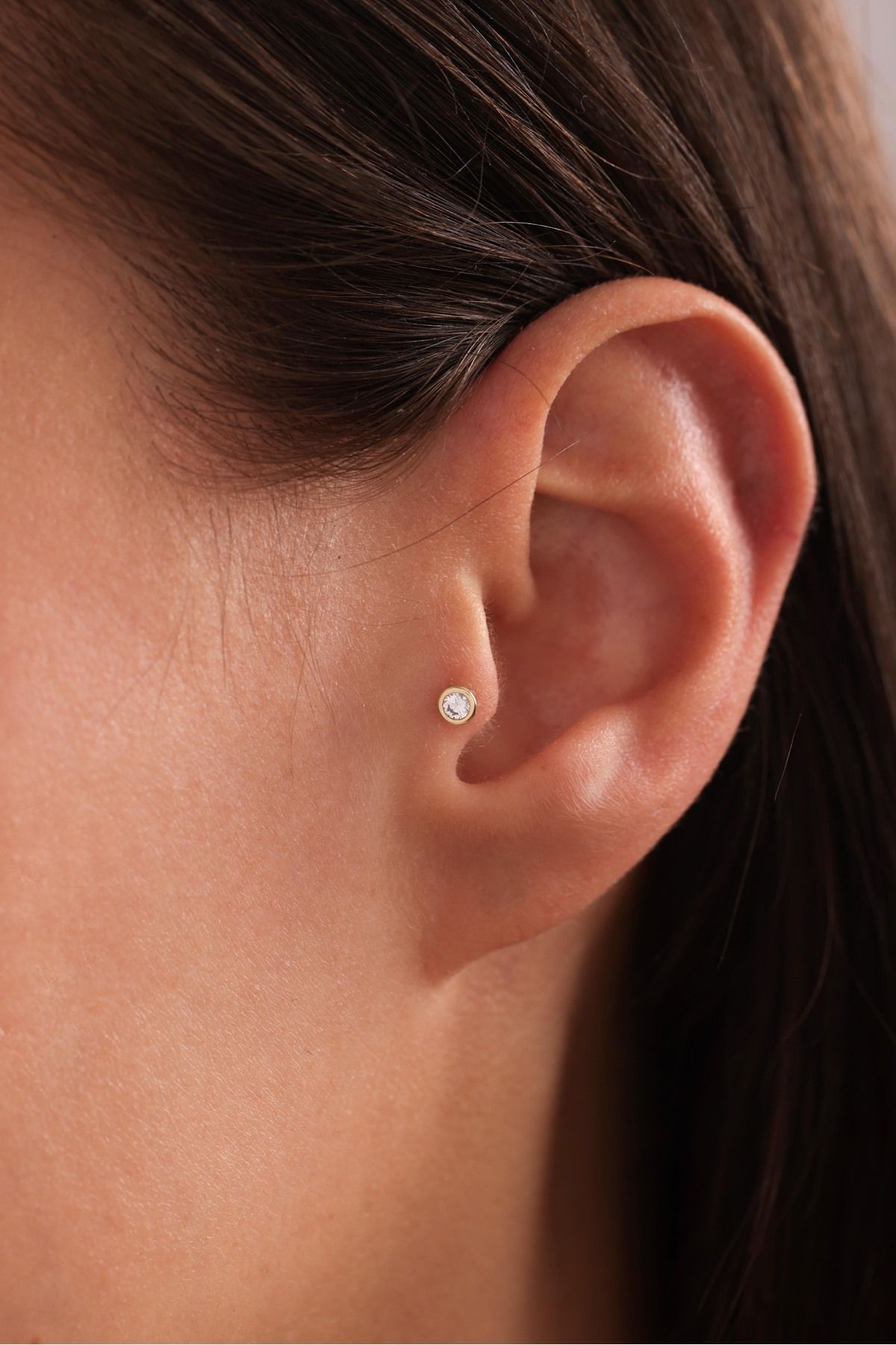 14 Ayar Altın Tek Taşlı Punto Tragus Küpe