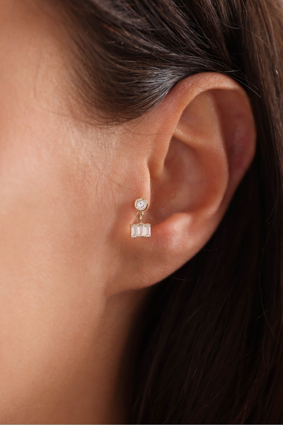 14 Ayar Altın Sallantılı Taşlı Baget Mini Tragus Küpe