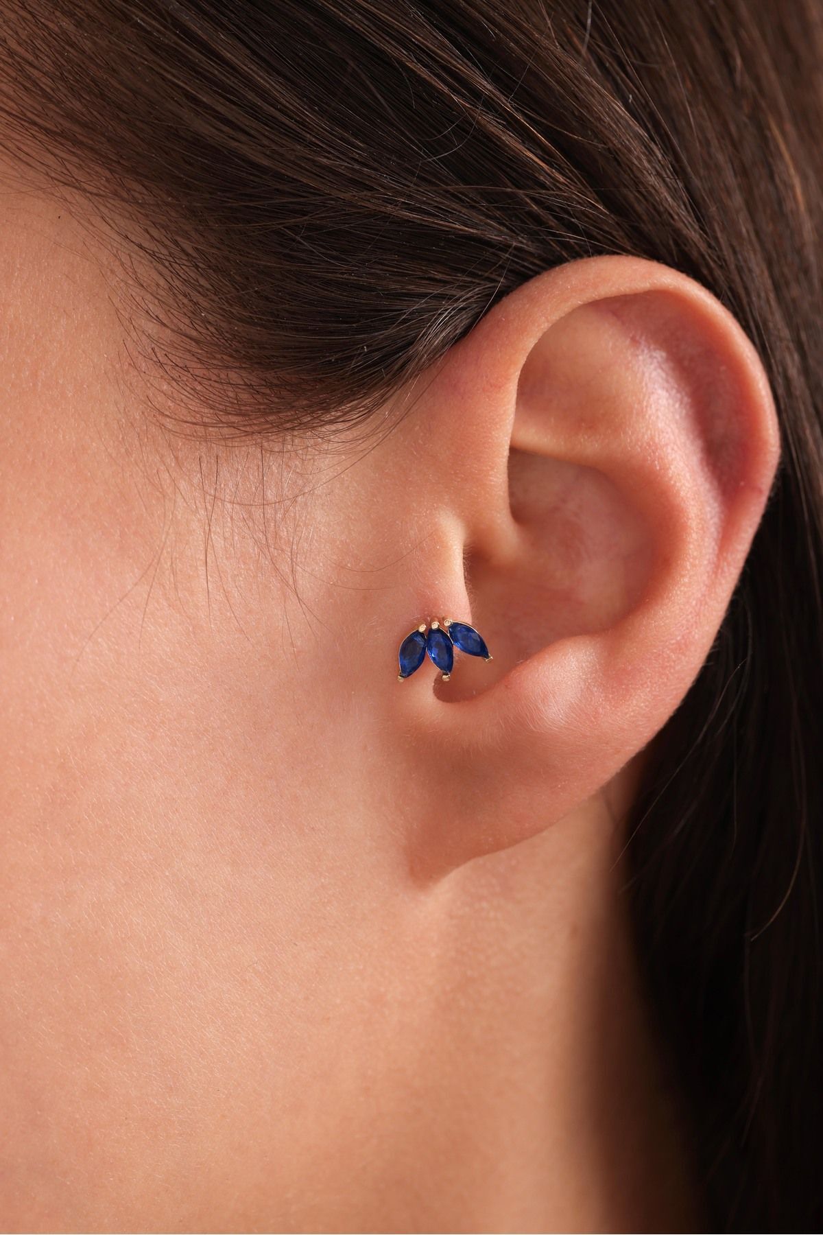 14 Ayar Altın Lacivert Markiz Taşlı Lotus Tragus Küpe