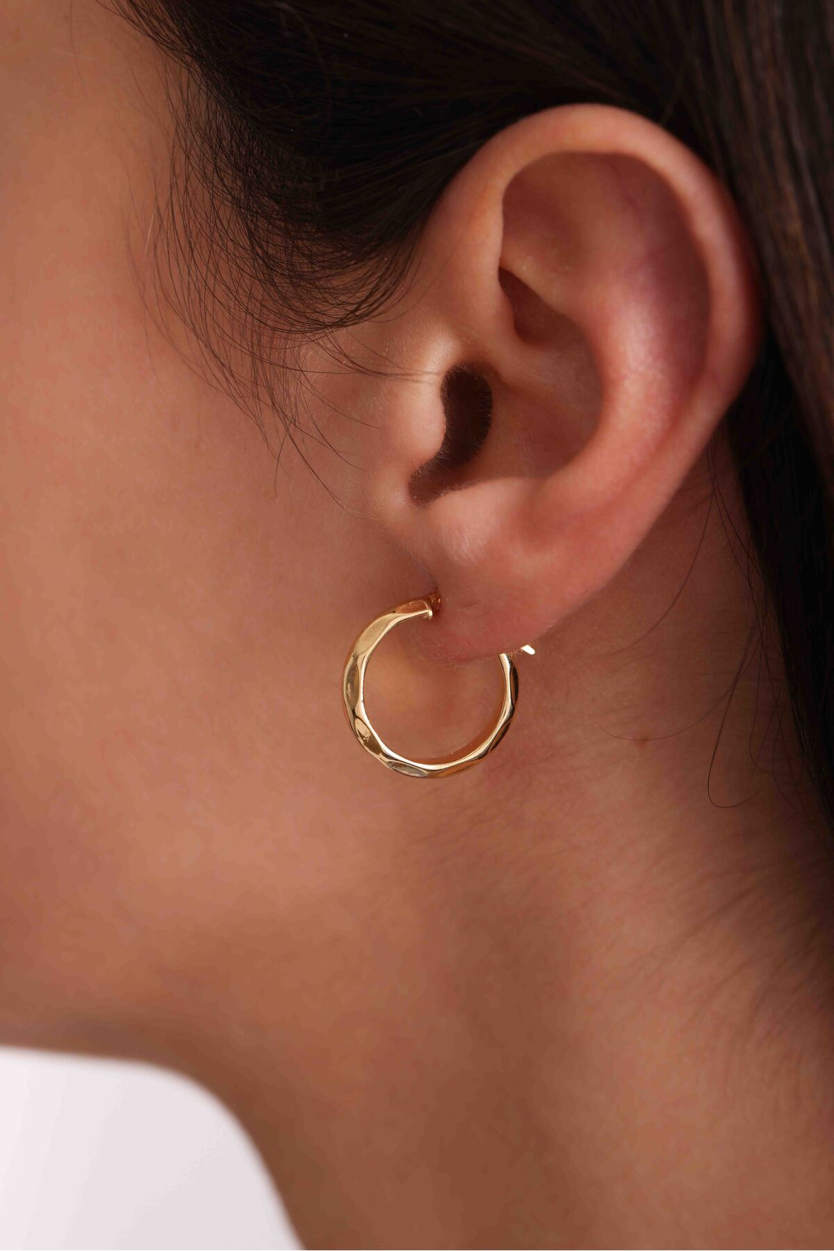 Italyan Tasarım Dövme Dokulu Halka Küpe