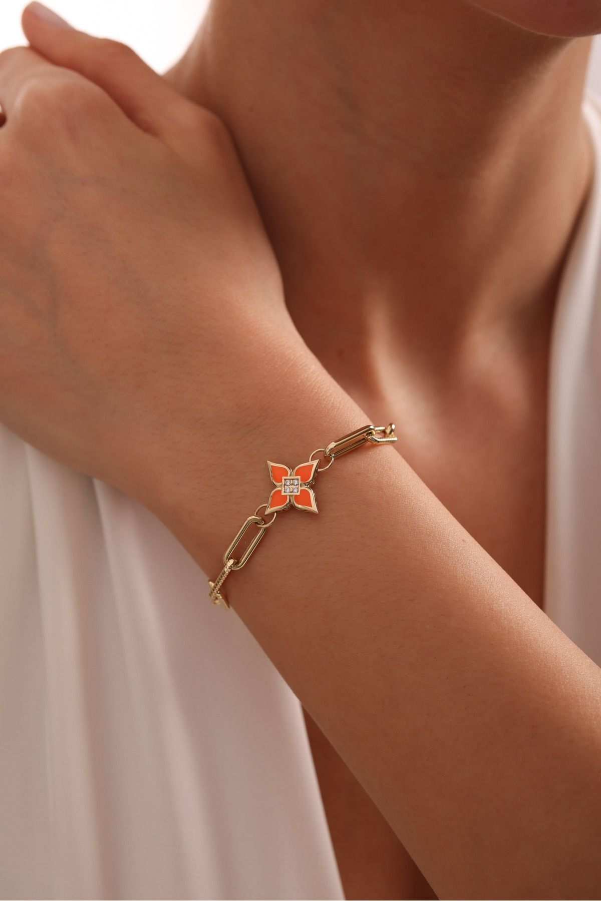 14 Ayar Altın Turuncu Mineli Taşlı Yonca Model Tasarım Bileklik