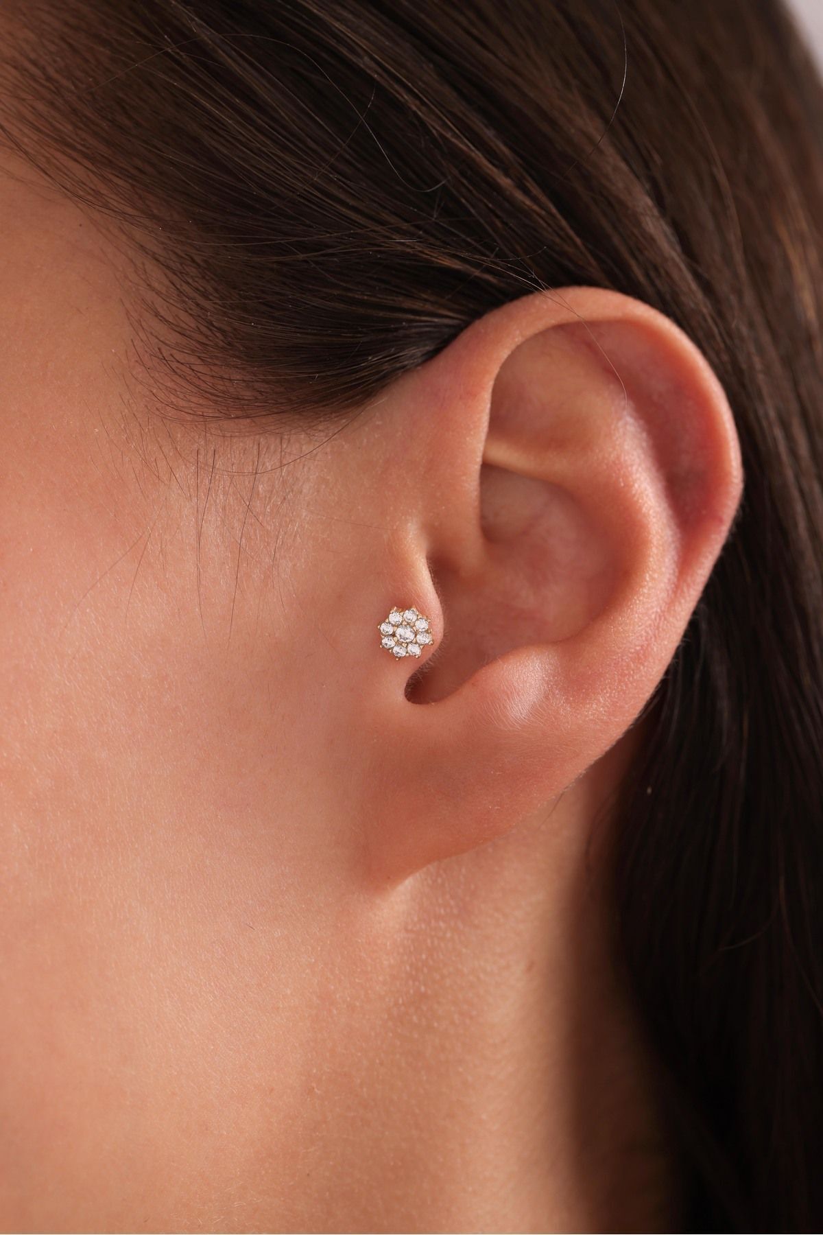 14 Ayar Altın Çok Taşlı Çiçek Tragus Küpe