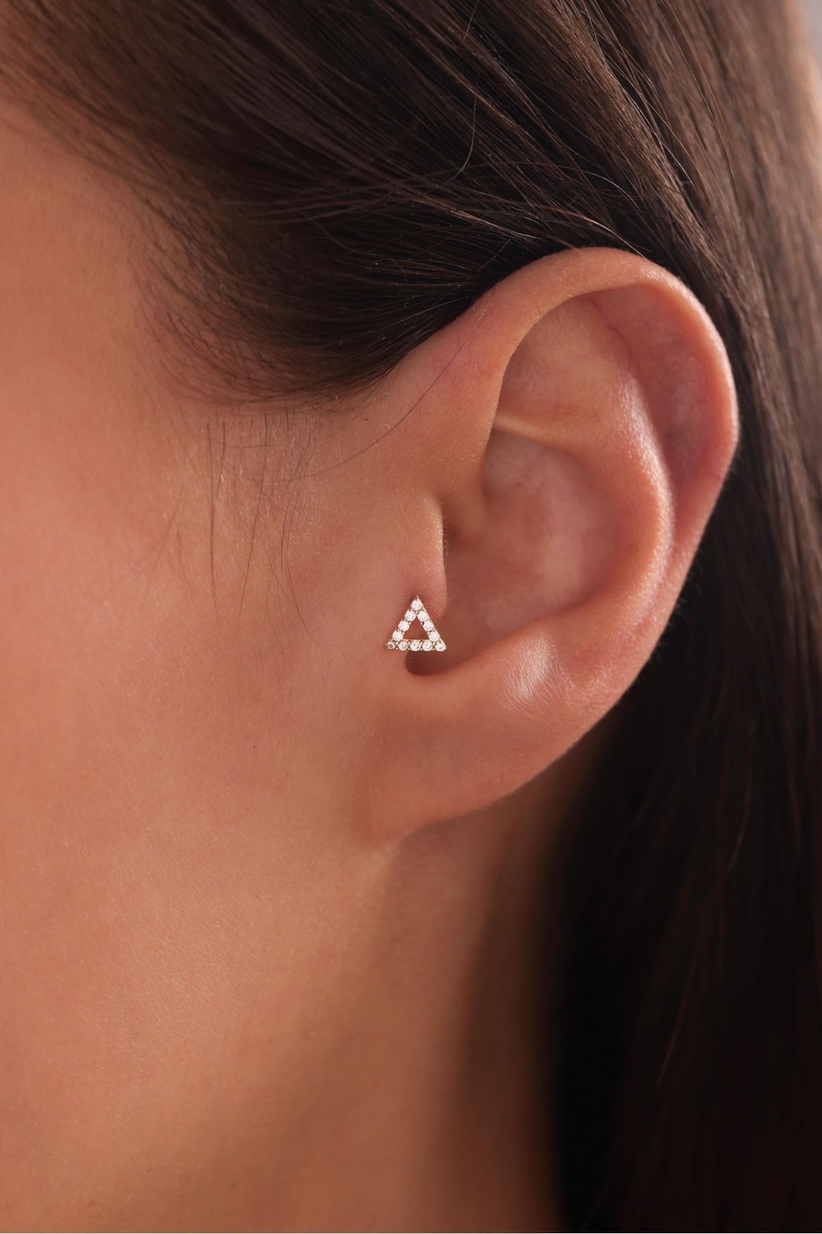 14 Ayar Altın Taşlı Üçgen Prizma Tragus Küpe