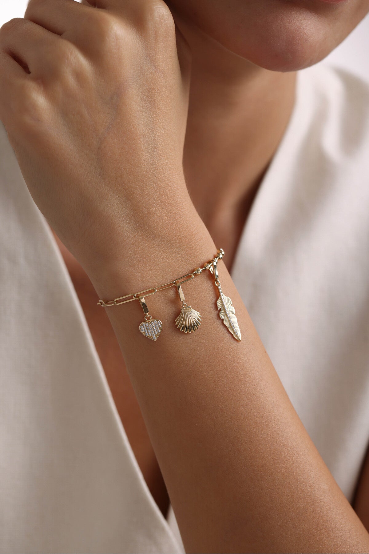 14 Ayar Altın Taşlı Tüy & Taşlı Kalp & Deniz Kabuğu Charm Bileklik