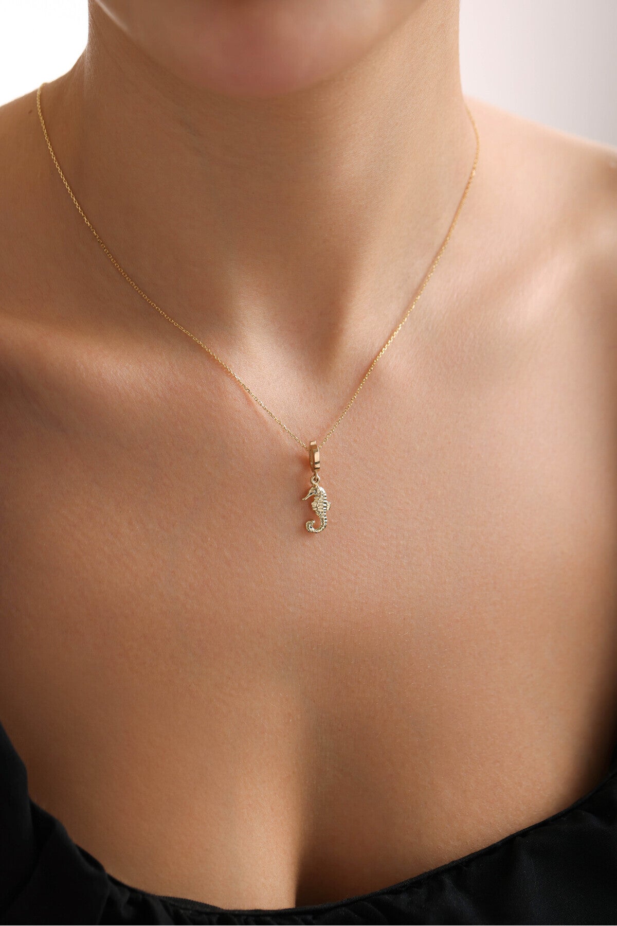 14 Ayar Altın Minio Denizatı Oval Kilitli Charm Kolye Ucu