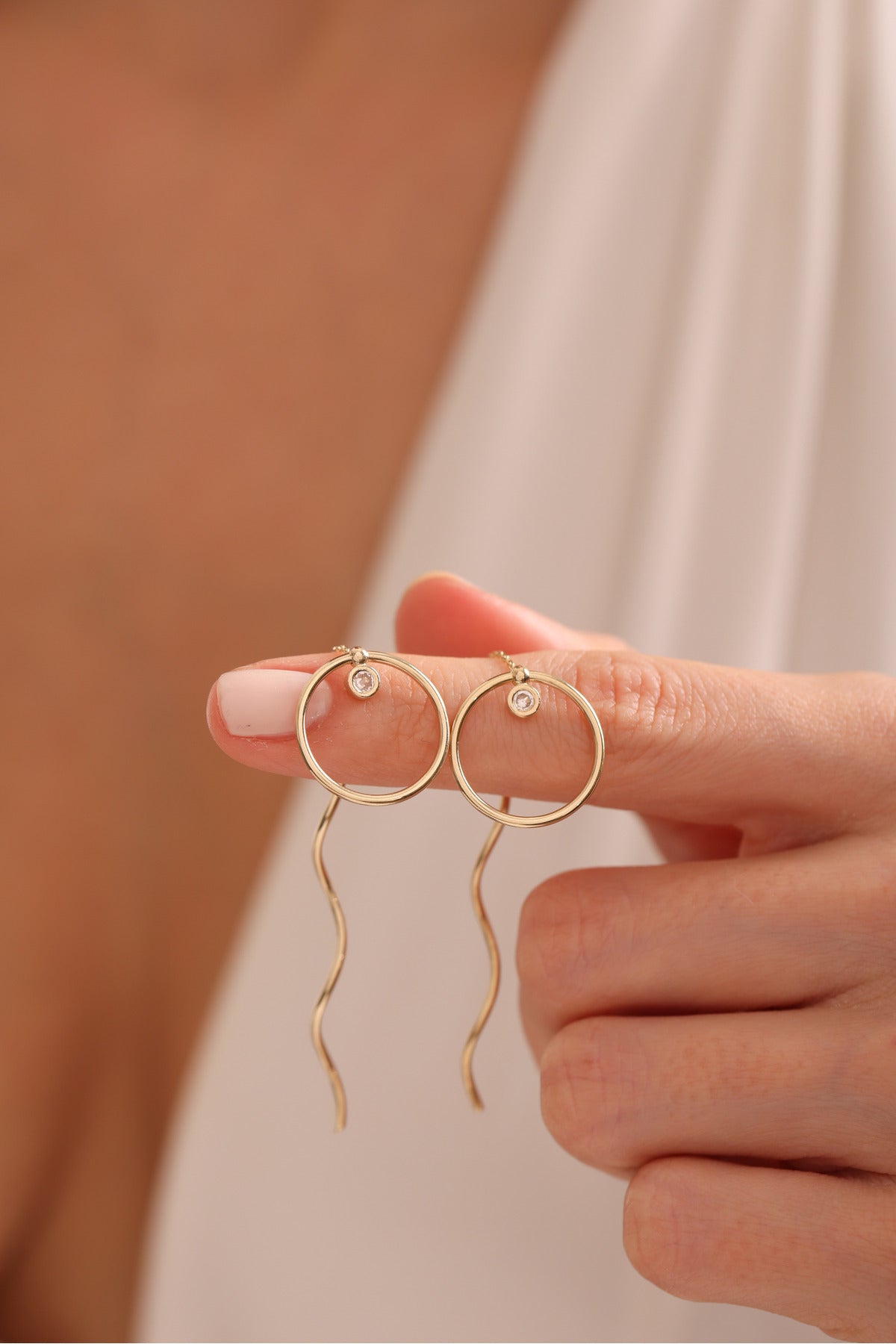 14 Ayar Altın Sallantılı Taşlı Spiral Büyük Küpe