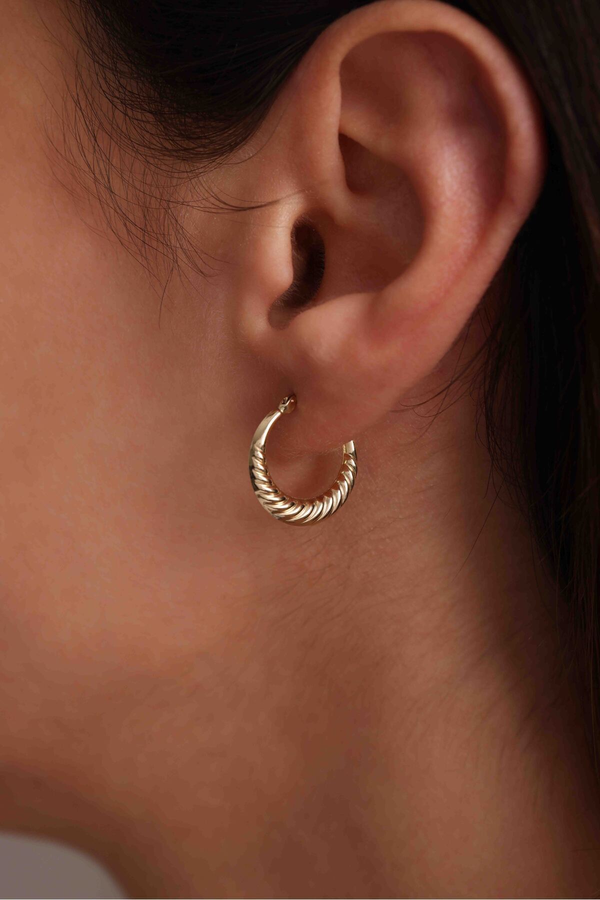 14 Ayar Altın Ince Burgu Altın Küpe 1,7 Cm