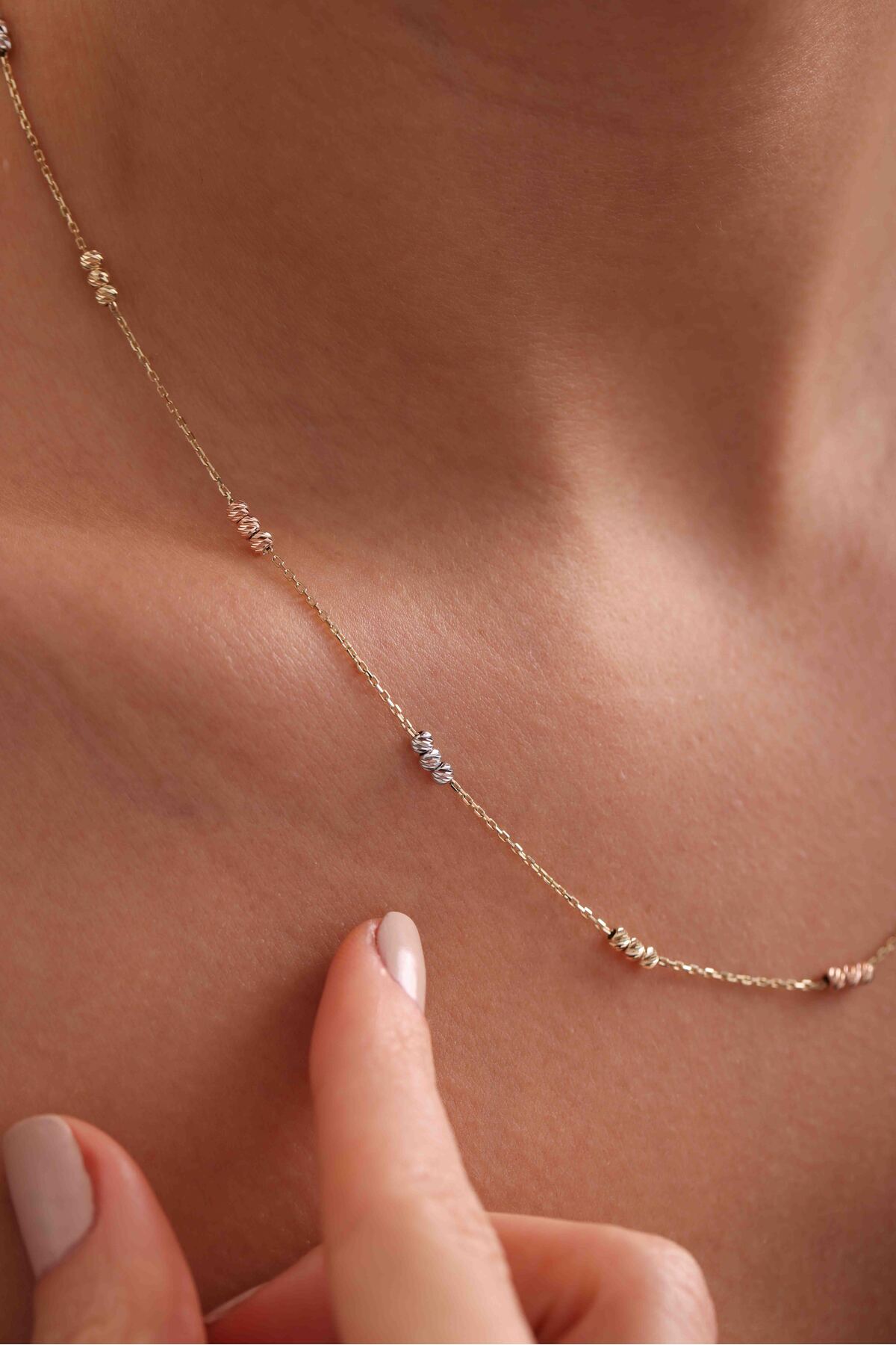 14 Ayar Altın Zarif Zincirli 3 Renk 3 Top Dorika Kolye