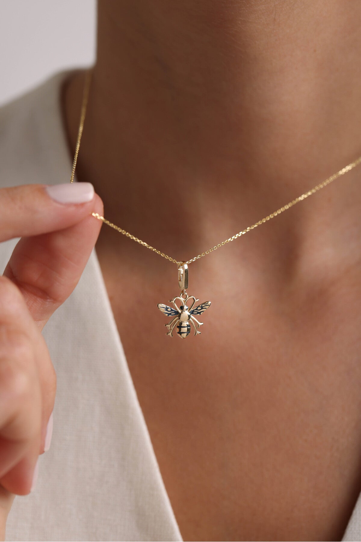 14 Ayar Altın Bee Arı Kilitli Charm Kolye