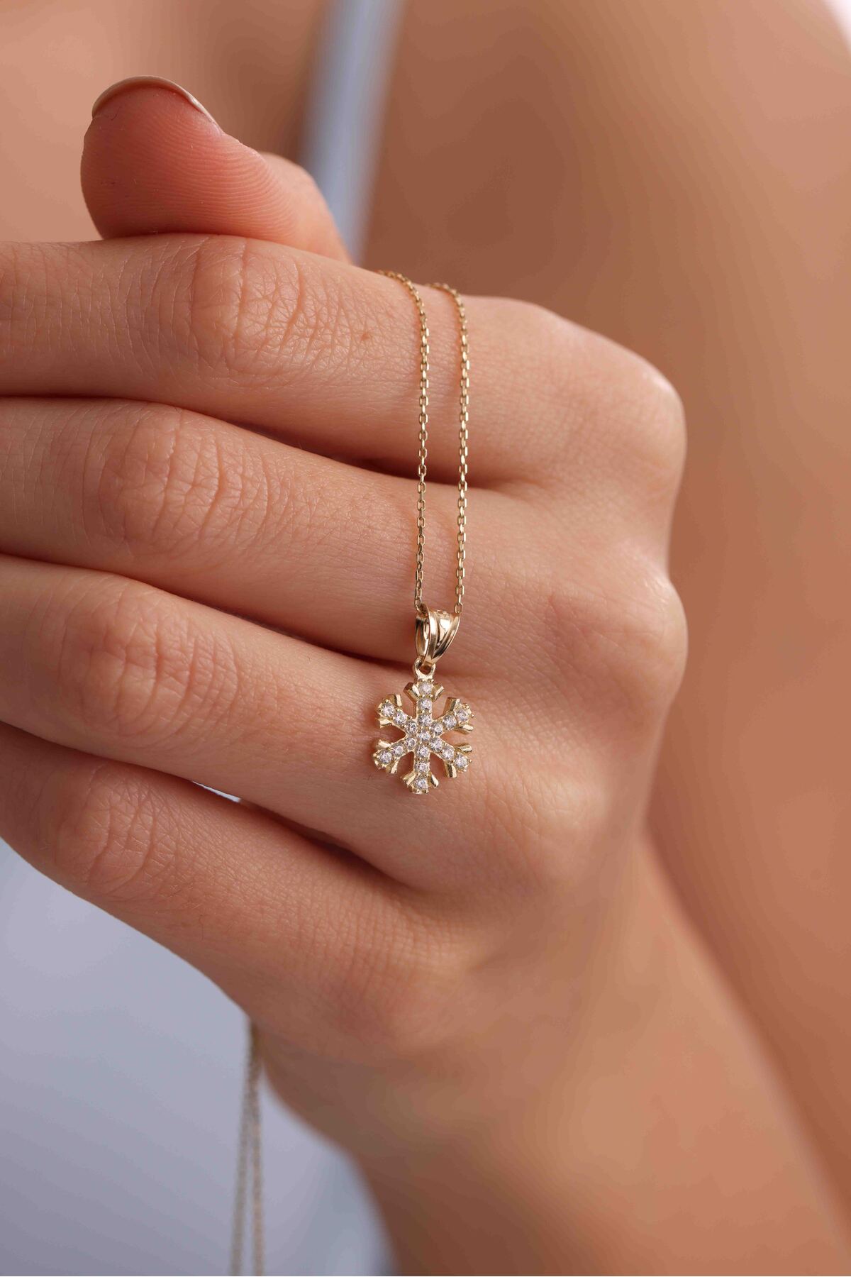 14 Ayar Altın Taşlı Kar Tanesi Kolye Ucu