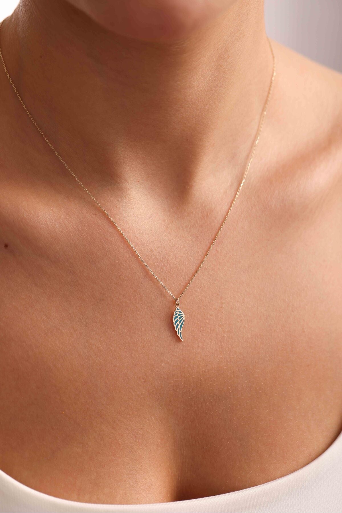 14 Ayar Altın Turkuaz Mavi Mineli Melek Kanat Kolye