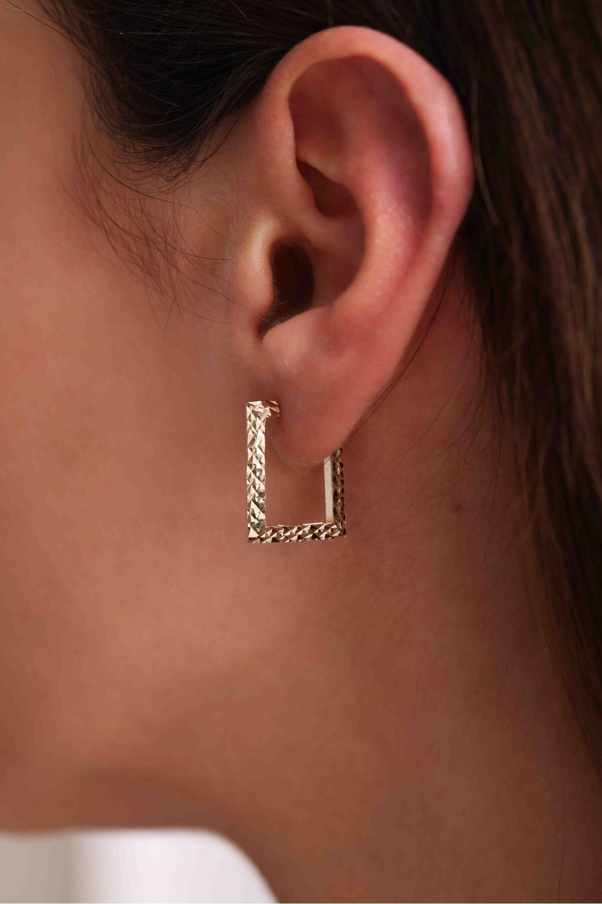 14 Ayar Altın Kalemli Dikdörtgen Küpe