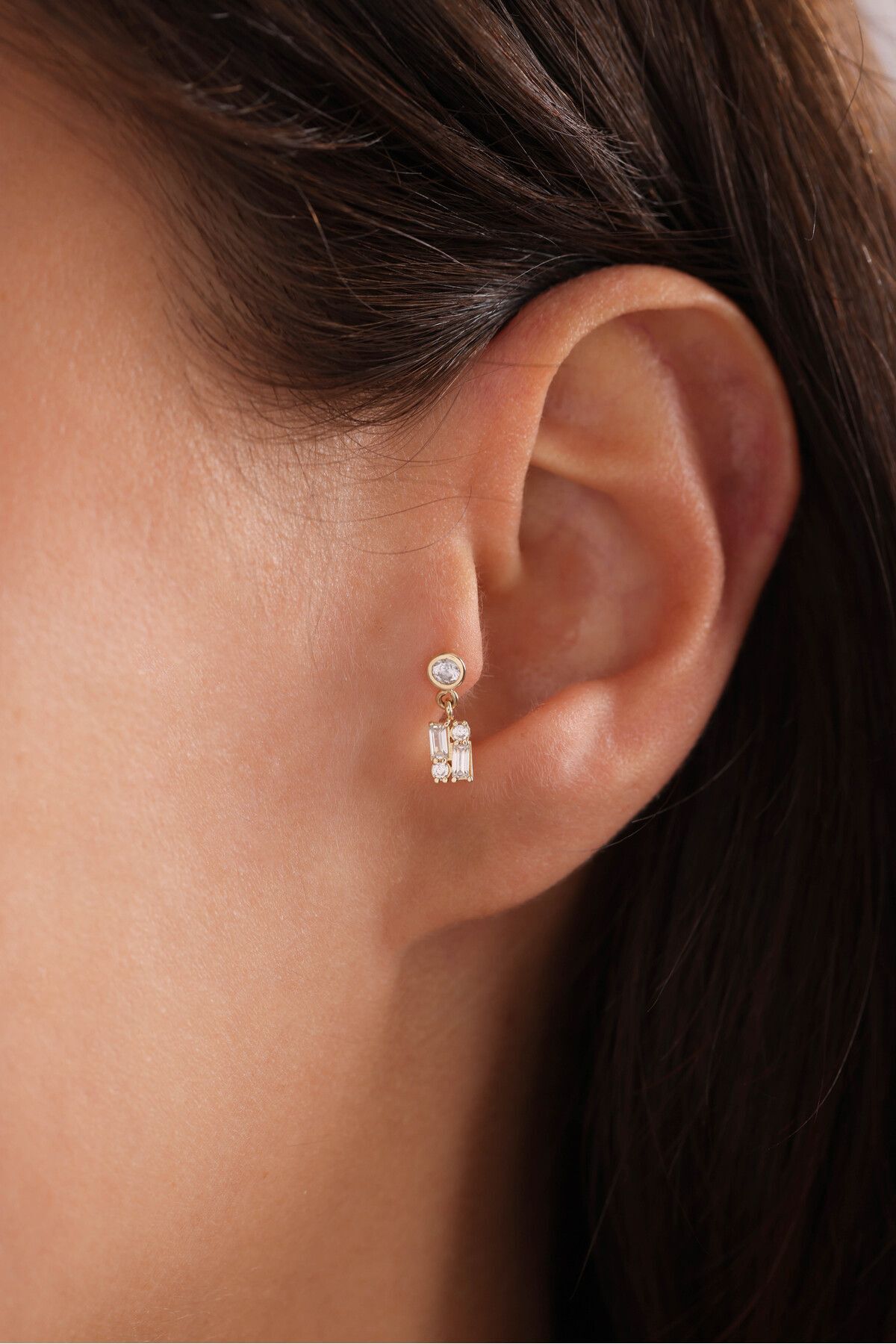 14 Ayar Altın Sallantılı Taşlı Baget Tragus Küpe