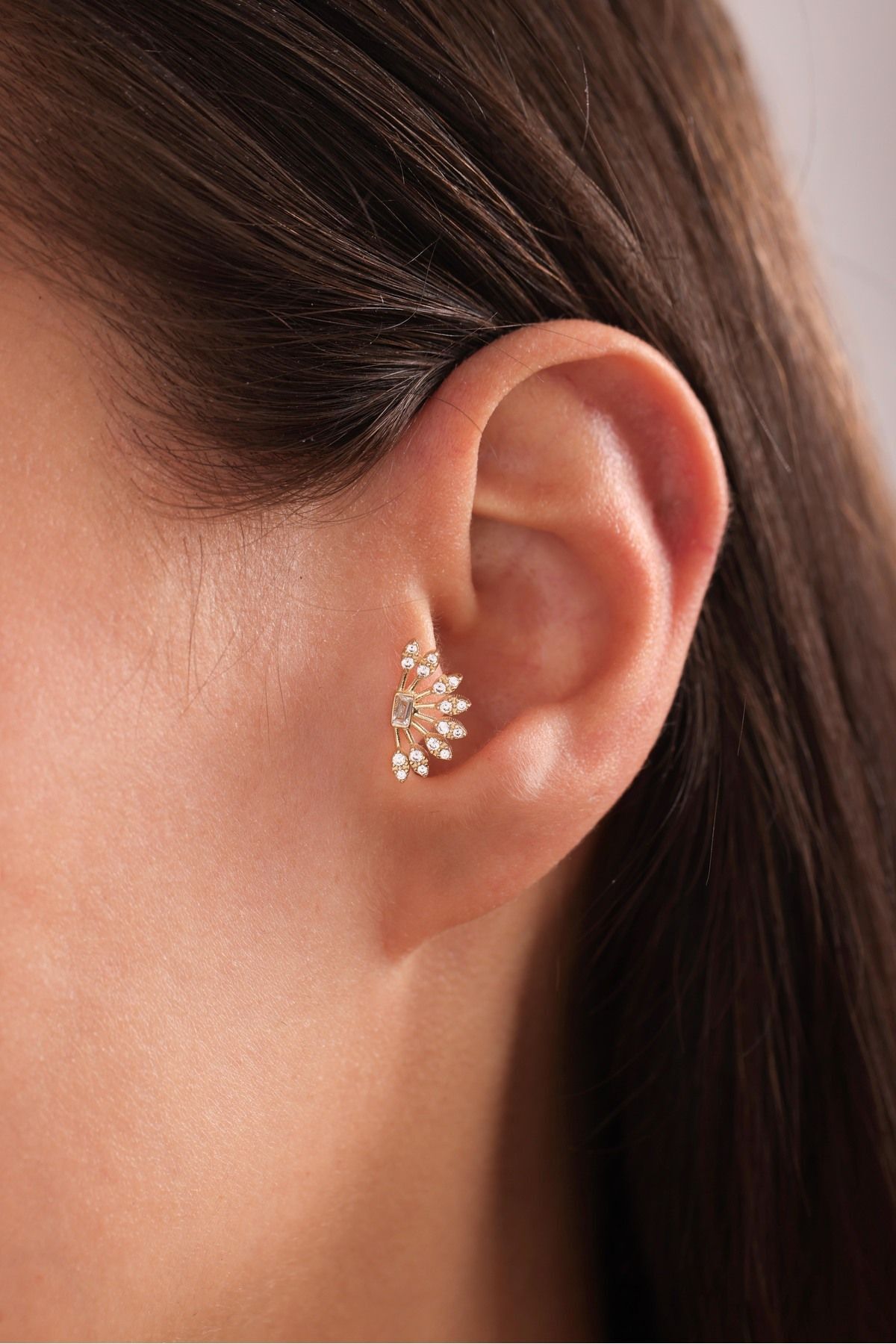 14 Ayar Altın Taşlı Sunrise Tragus Küpe