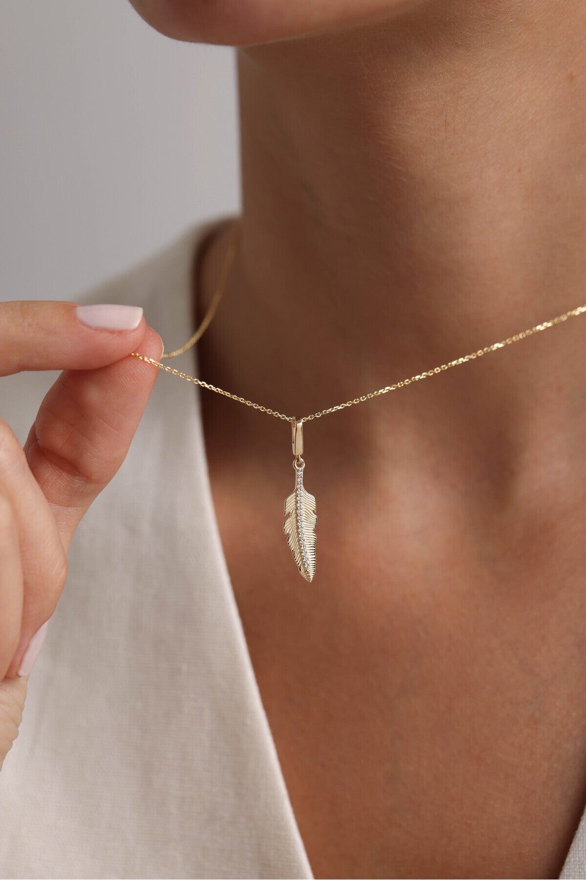 14 Ayar Altın Taşlı Tüy Charm Kolye Ucu