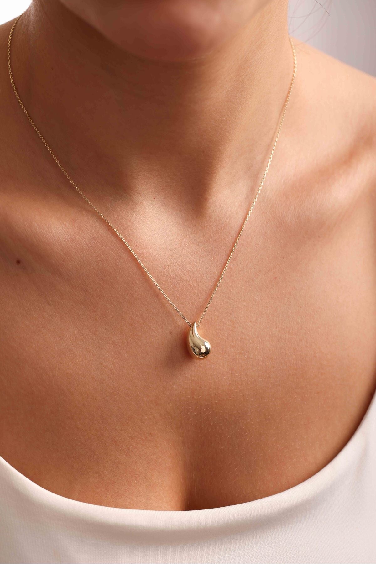 14 Ayar Altın Parlak İkonik Damla Kolye