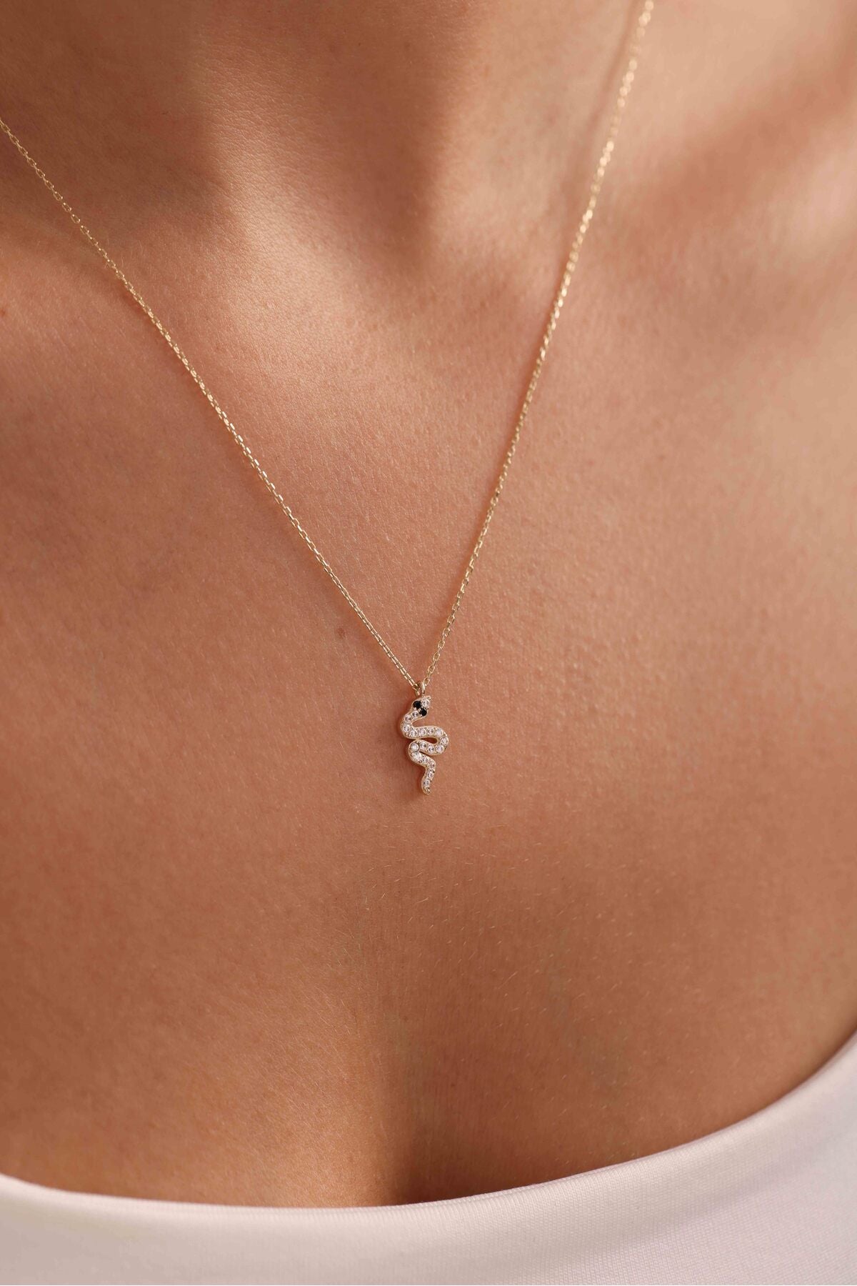 14 Ayar Altın Taşlı Mini Yılan Kolye