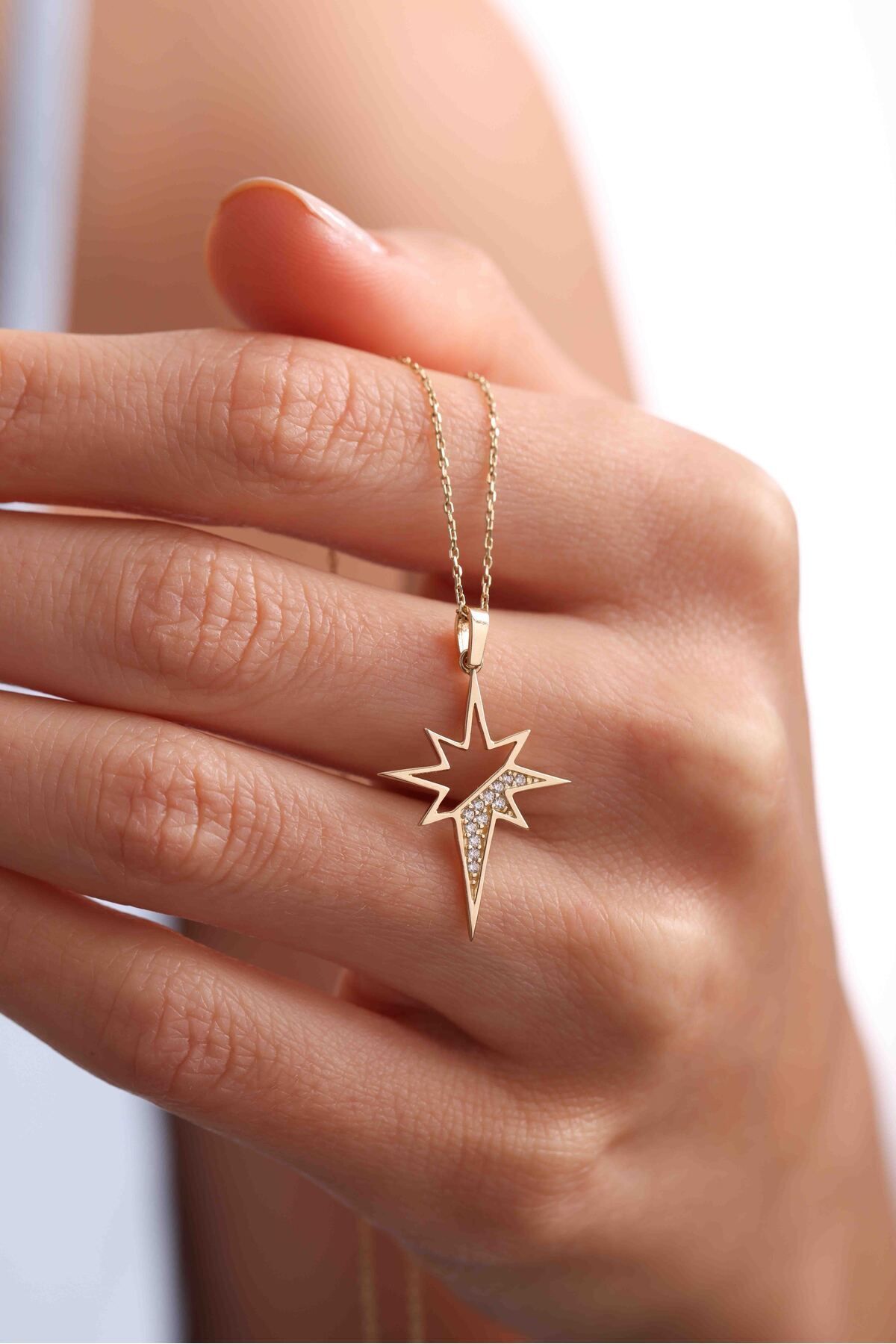 14 Ayar Altın Yarım Taşlı Kutup Yıldızı Uzun Kolye