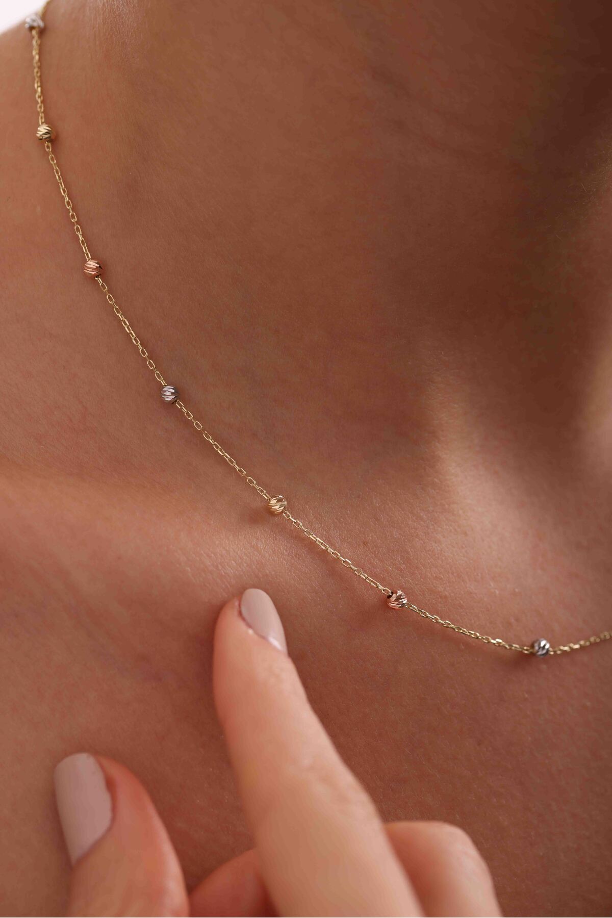 14 Ayar Altın Zarif Zincirli 3 Renk Dorika Kolye