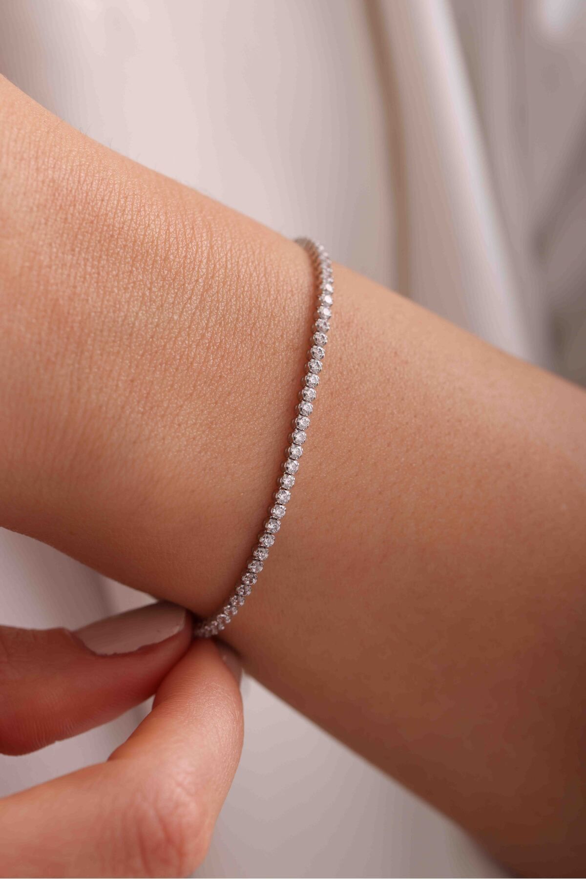 14 Ayar Altın Beyaz Taşlı Beyaz Altın Su yolu Bileklik