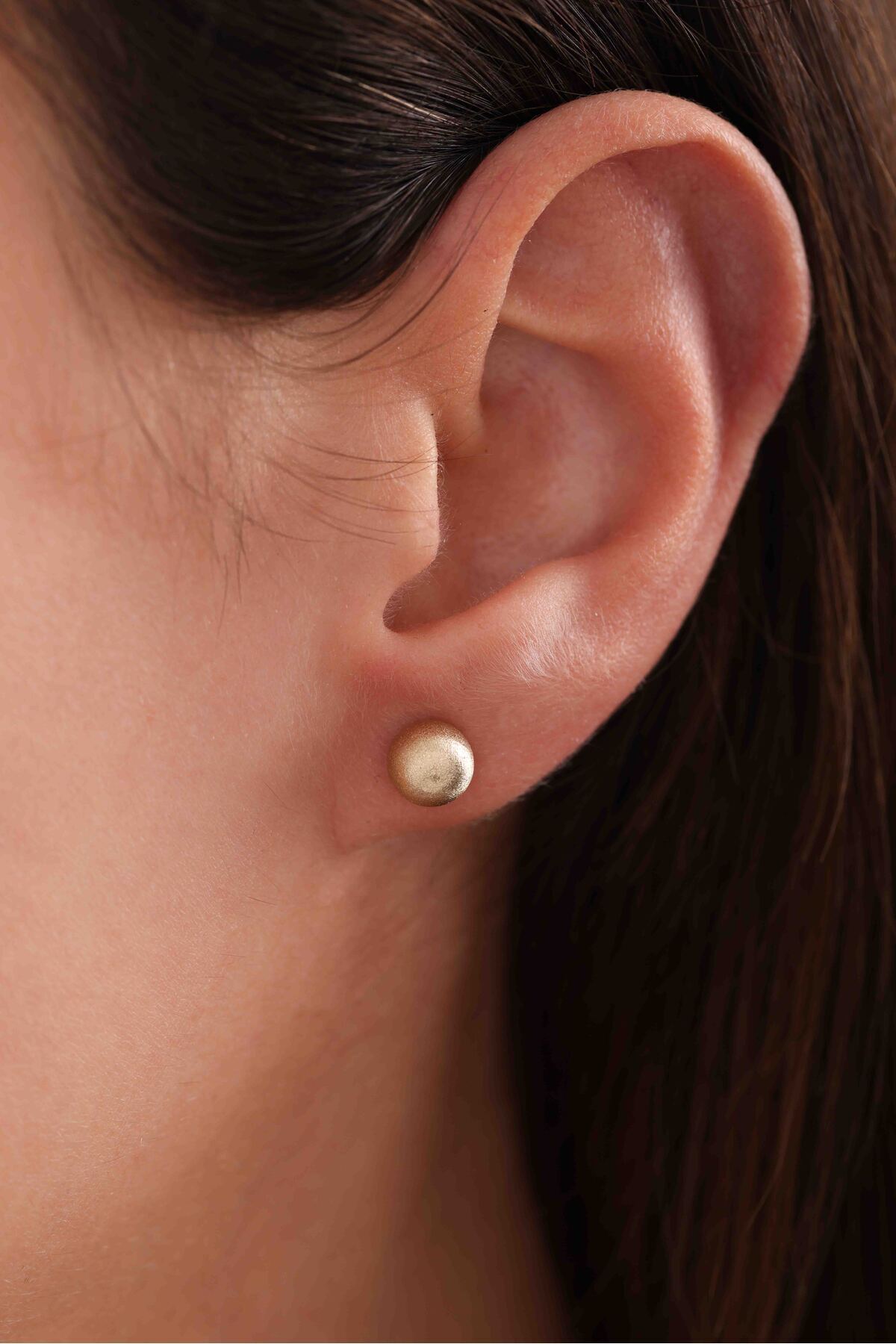 14 Ayar Altın Kumlu Mat Top Küpe