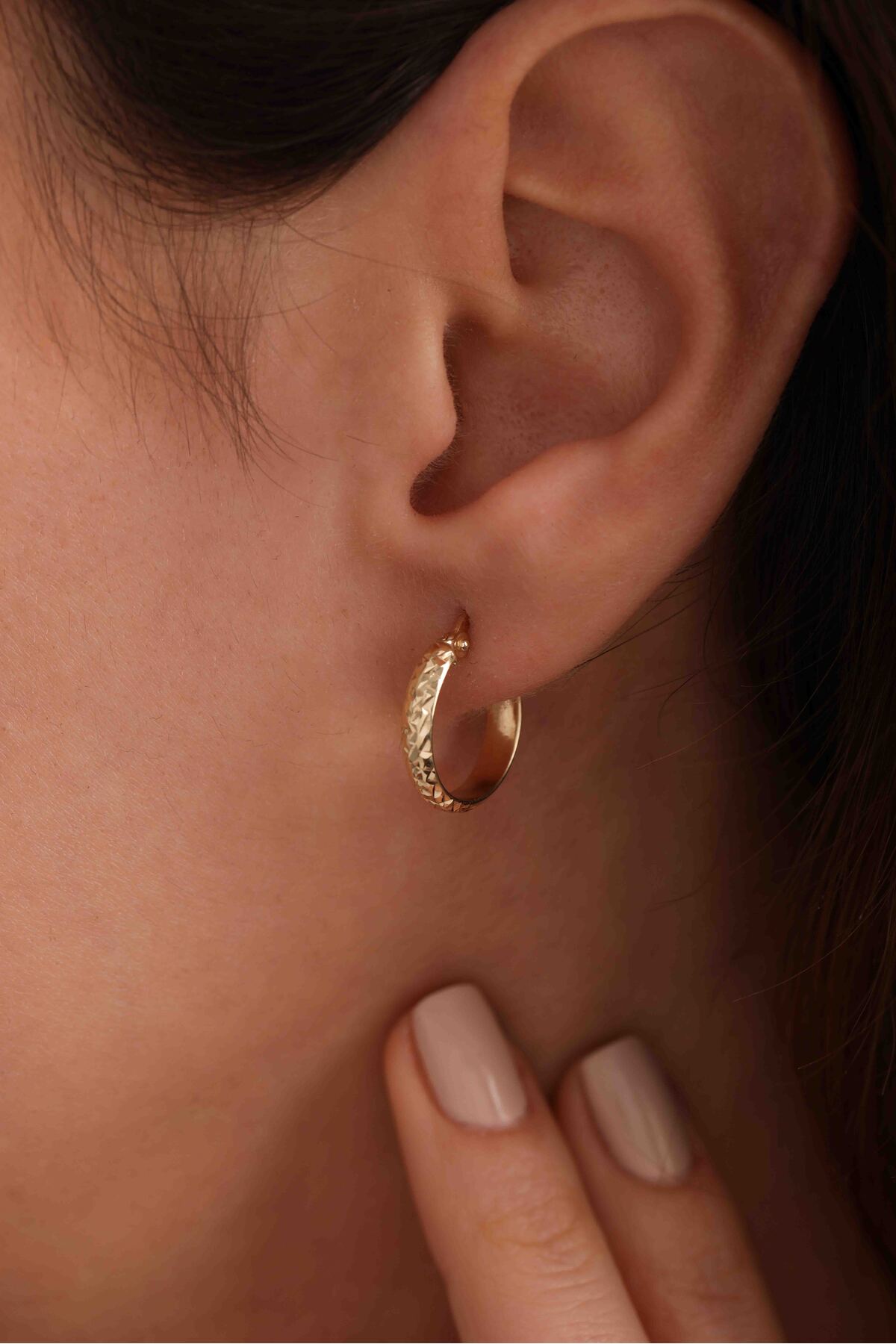 Italyan Tasarım Kalemli Desenli Bombeli Halka Küpe