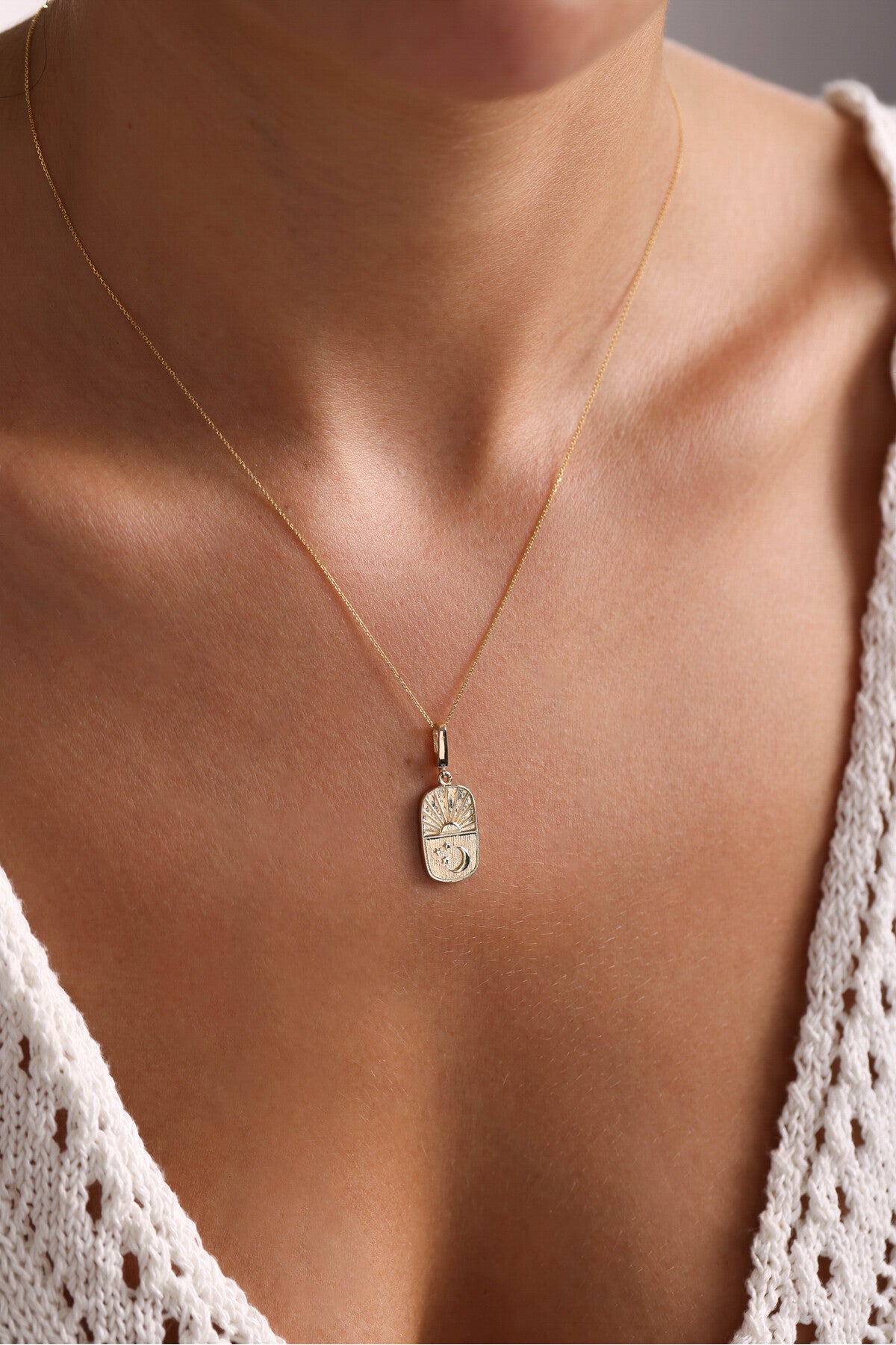 14 Ayar Altın Yıldız Ay Güneş Heritage Kilitli Charm Kolye Ucu