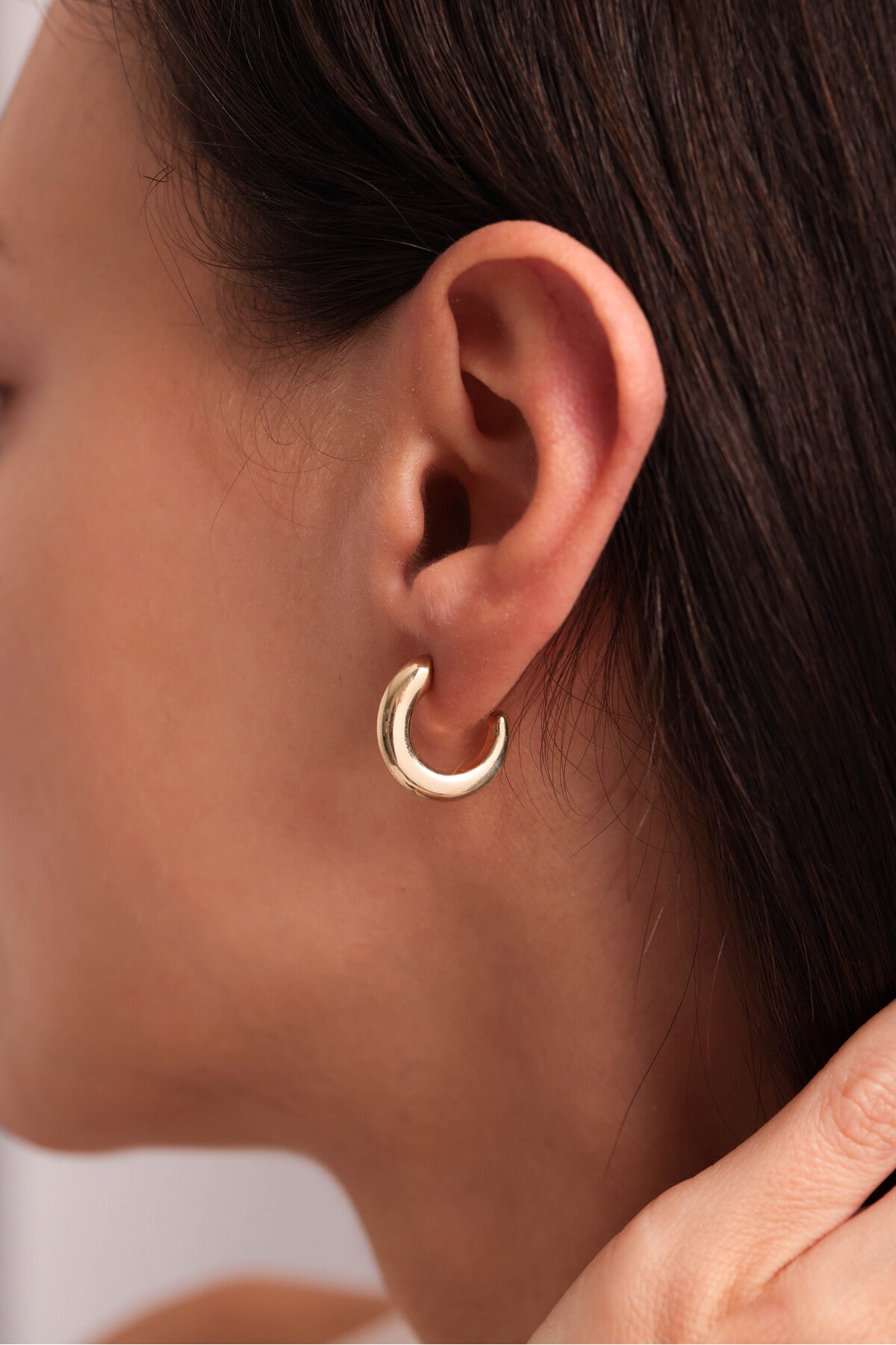 14 Ayar Altın Yarım Bold Halka Küpe