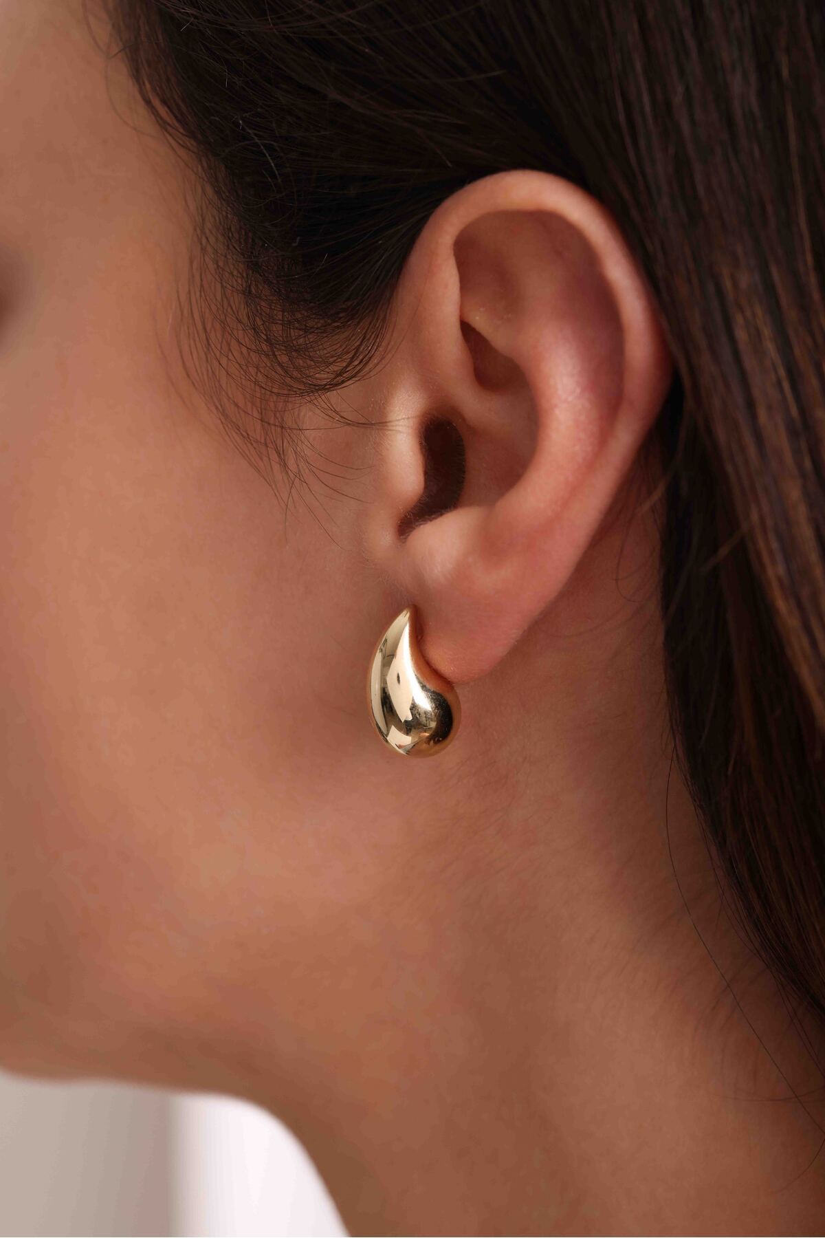 14 Ayar Altın Trend Damla Orta Boy Tombul Küpe