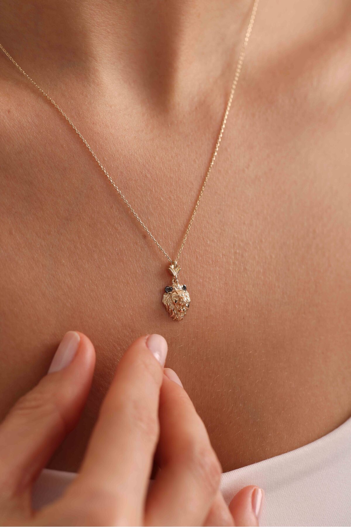 14 Ayar Altın Mini Aslan Kolye