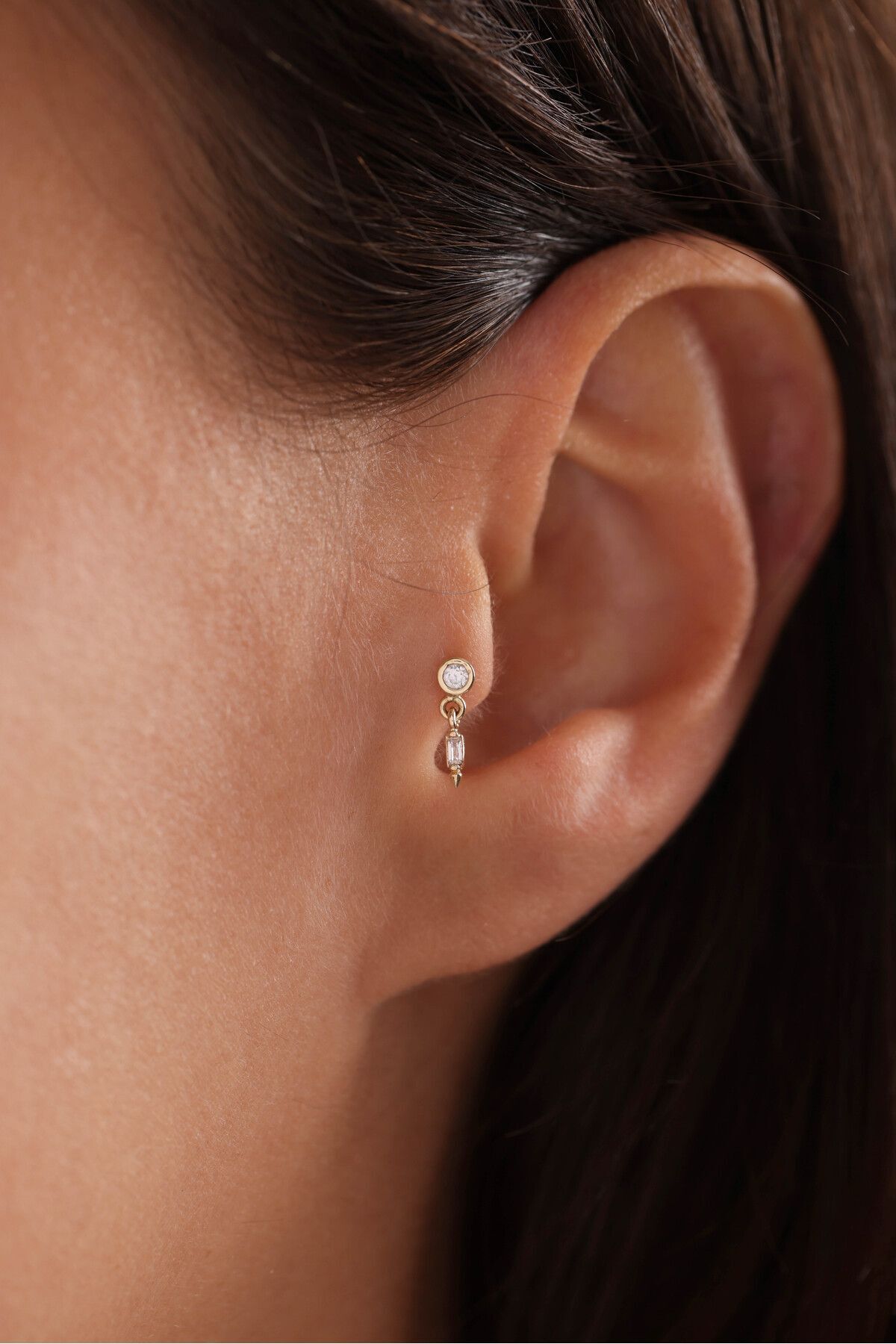14 Ayar Altın Taşlı Sallantılı Baget Tragus Küpe